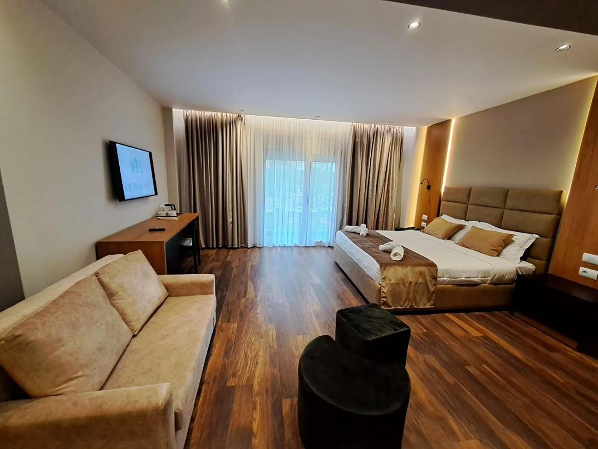 Deluxe Double Room with Balcony