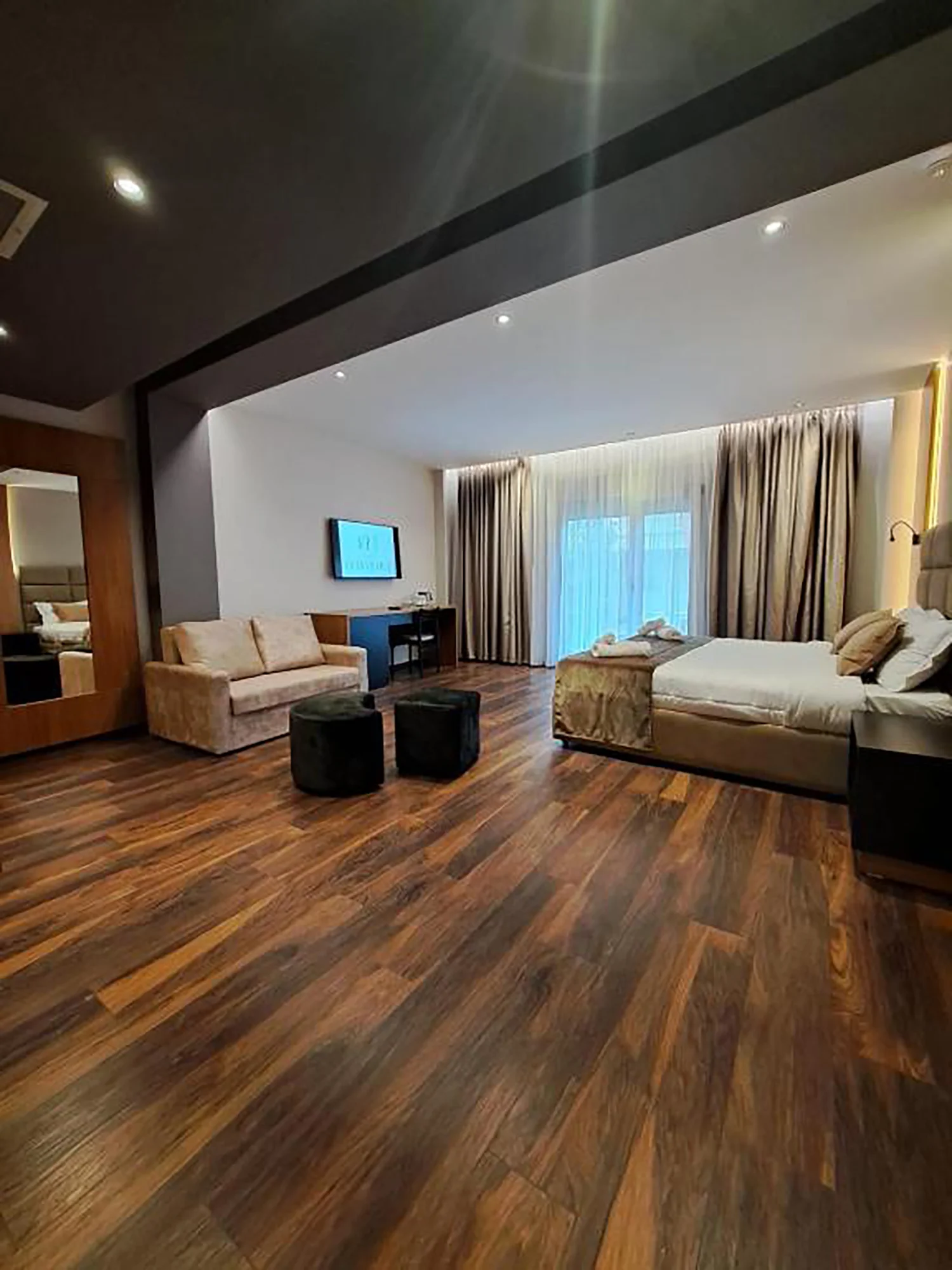 Deluxe Double Room with Balcony