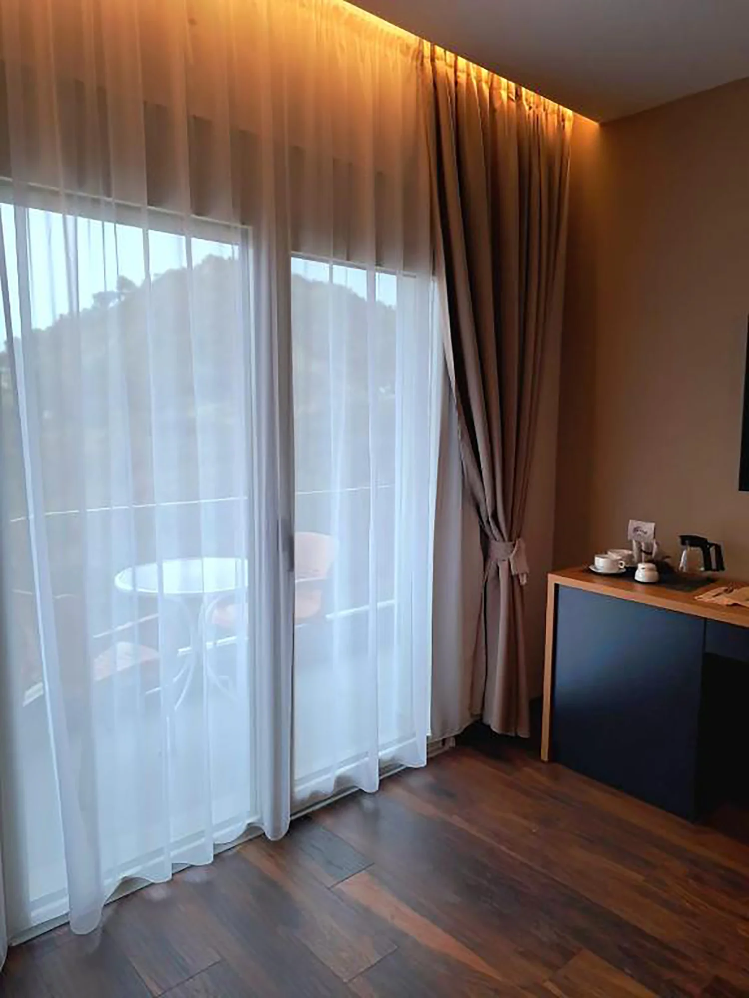 Suite with Mountain View
