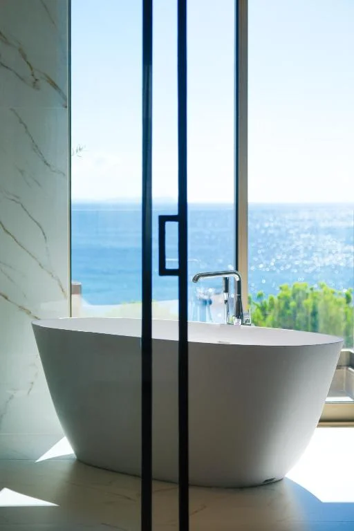Junior Suite with Bath Tub