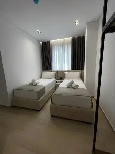 Apartment with Pool View